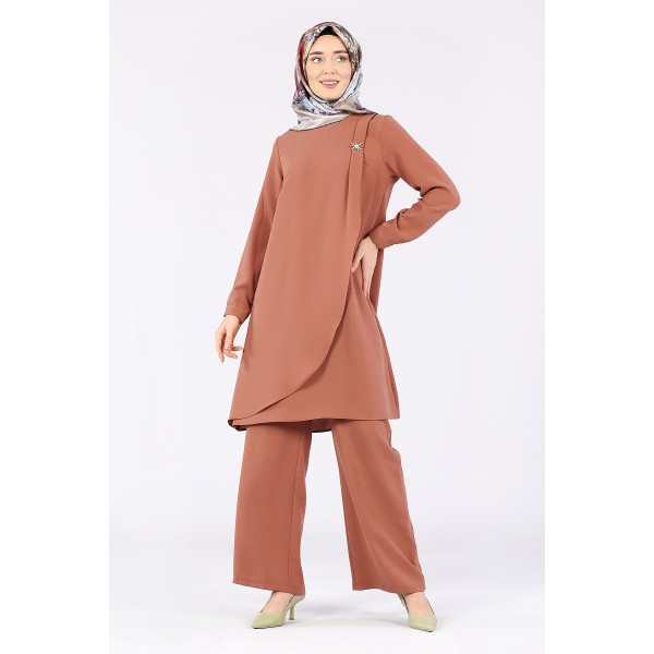 Tekbir Milaj Front Star Brooch Detailed Cape Suit