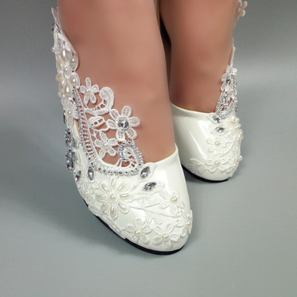 أحذية الزفاف المرأة Leatherette Stiletto كعب مغلقة إصبع القدم مع الدانتيل الخياطة